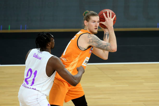 了自己的技 了自己的技