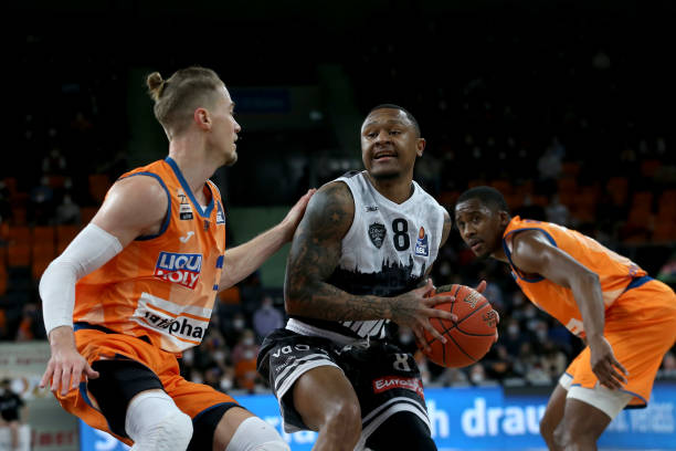 持既定战术 持既定战术