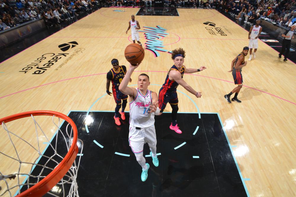 坚韧不拔的 坚韧不拔的